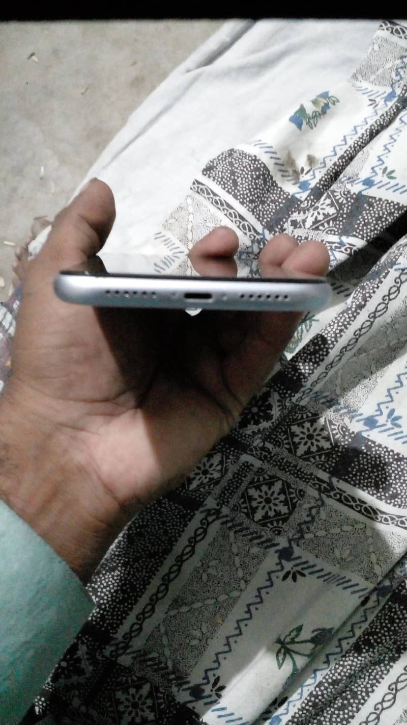 Apple iPhone 11 3