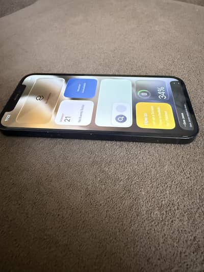 Apple iPhone 12