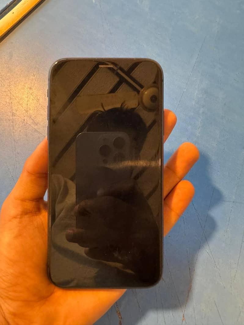 Apple iPhone 11 3