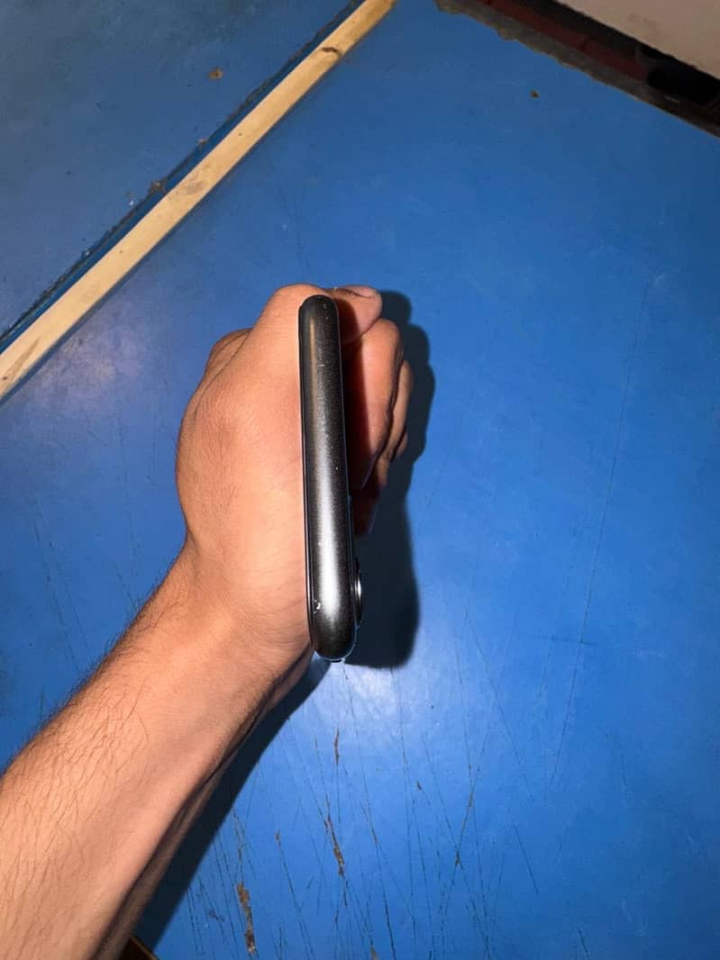 Apple iPhone 11 6