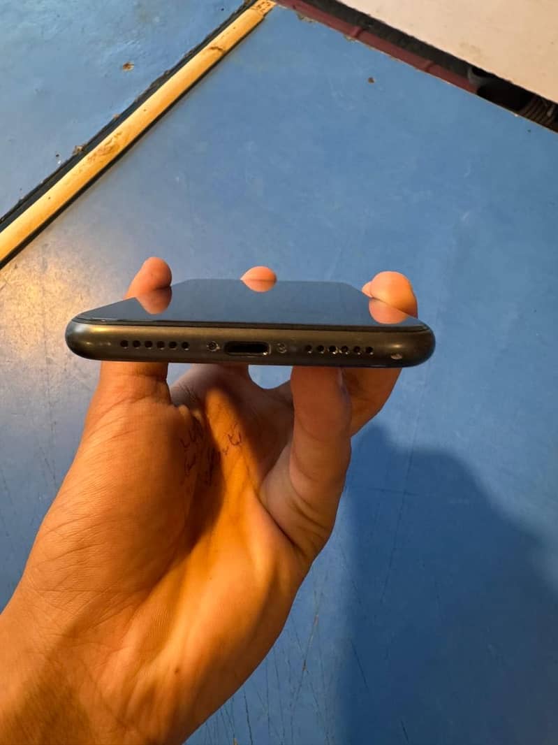 Apple iPhone 11 9