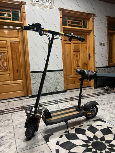 E10 Electric Scooty