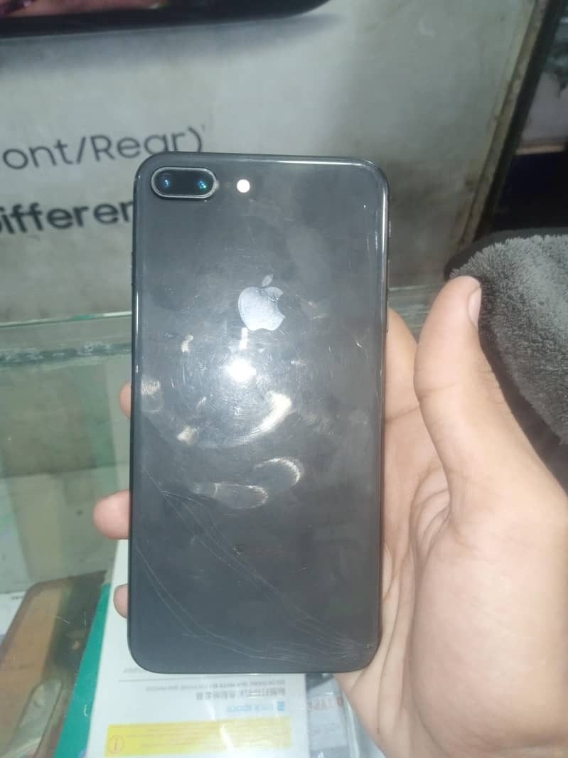 Apple iPhone 8 Plus 2