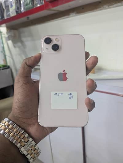 Apple iPhone 13