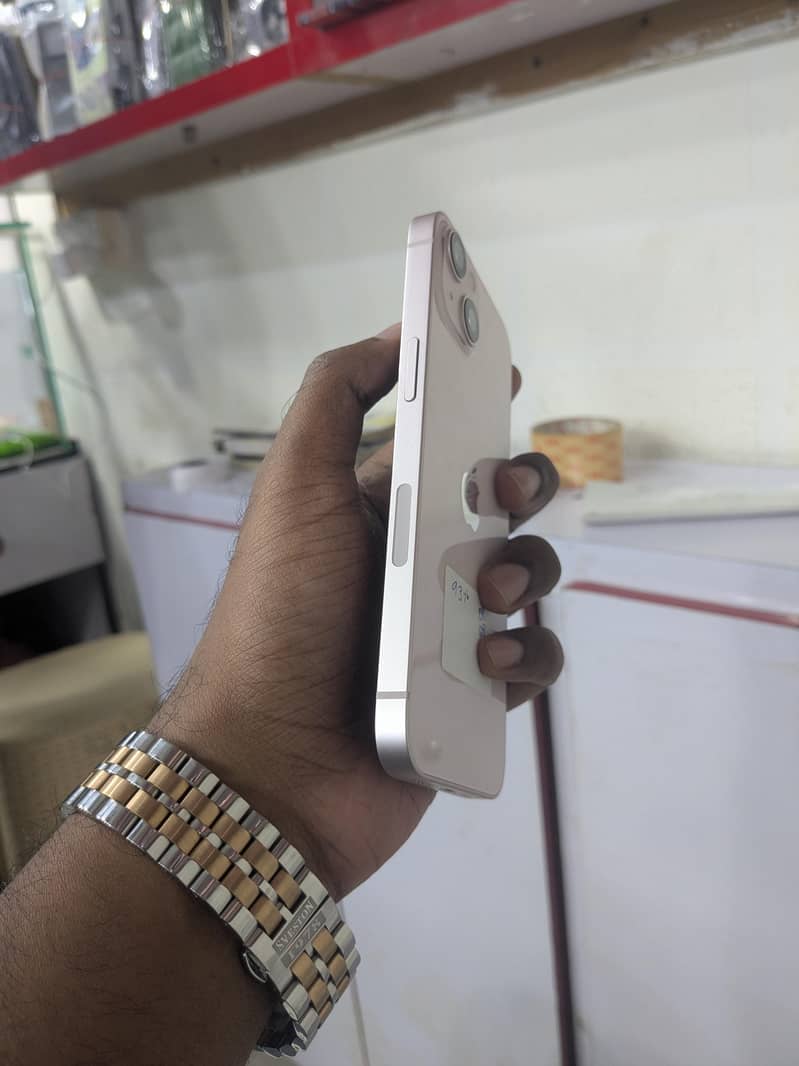 Apple iPhone 13 1