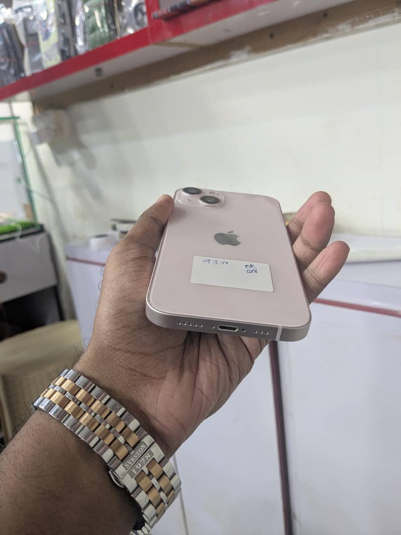 Apple iPhone 13 2