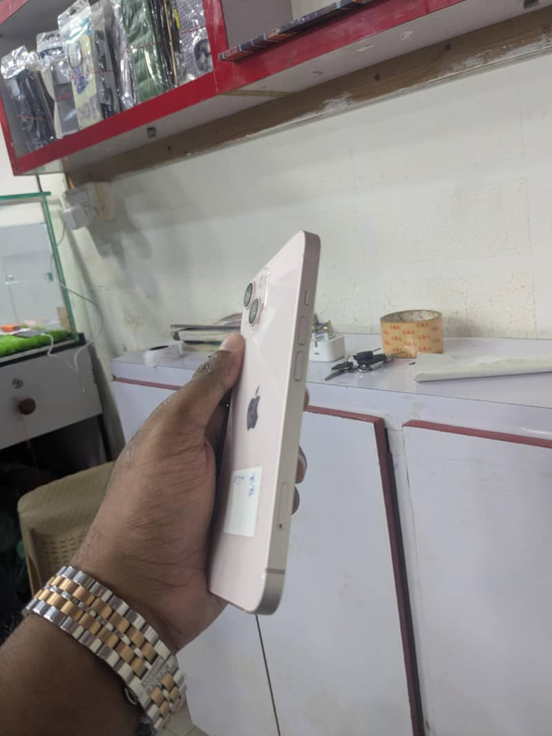 Apple iPhone 13 3