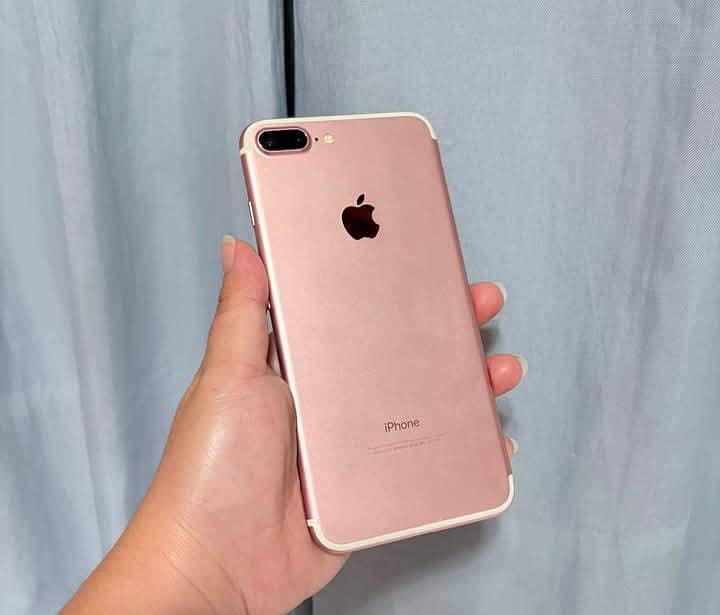 Apple iPhone 7 Plus 0