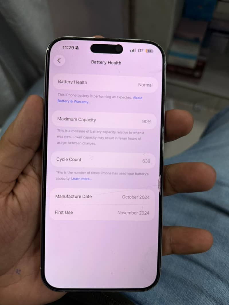Apple iPhone 16 Pro Max 2