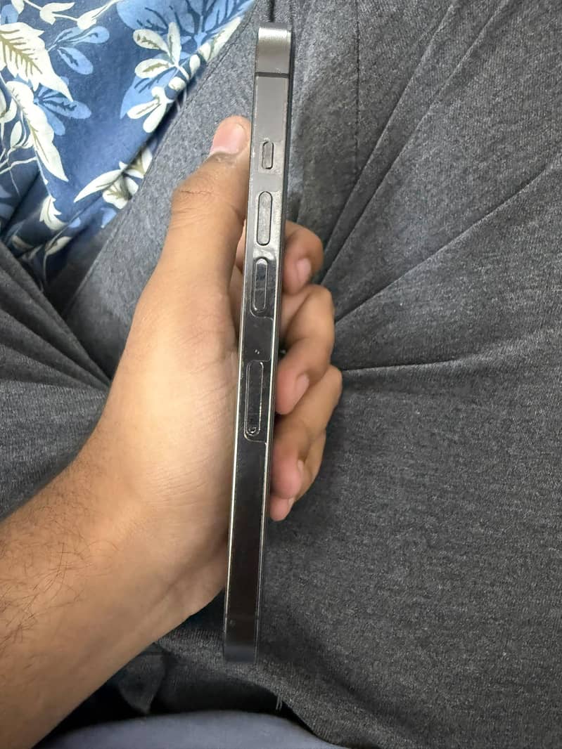 Apple iPhone 13 Pro 3