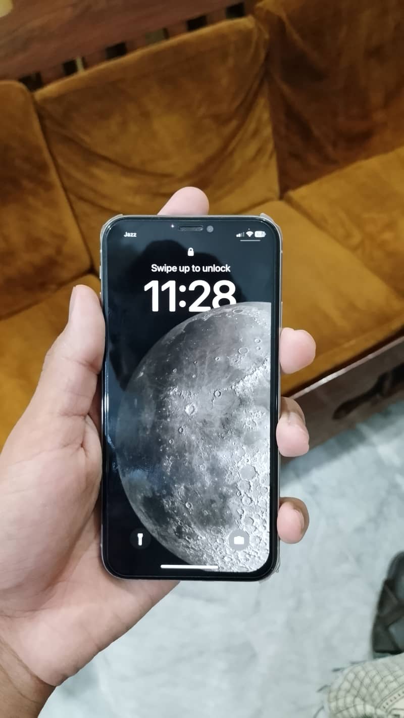 Apple iPhone X 5