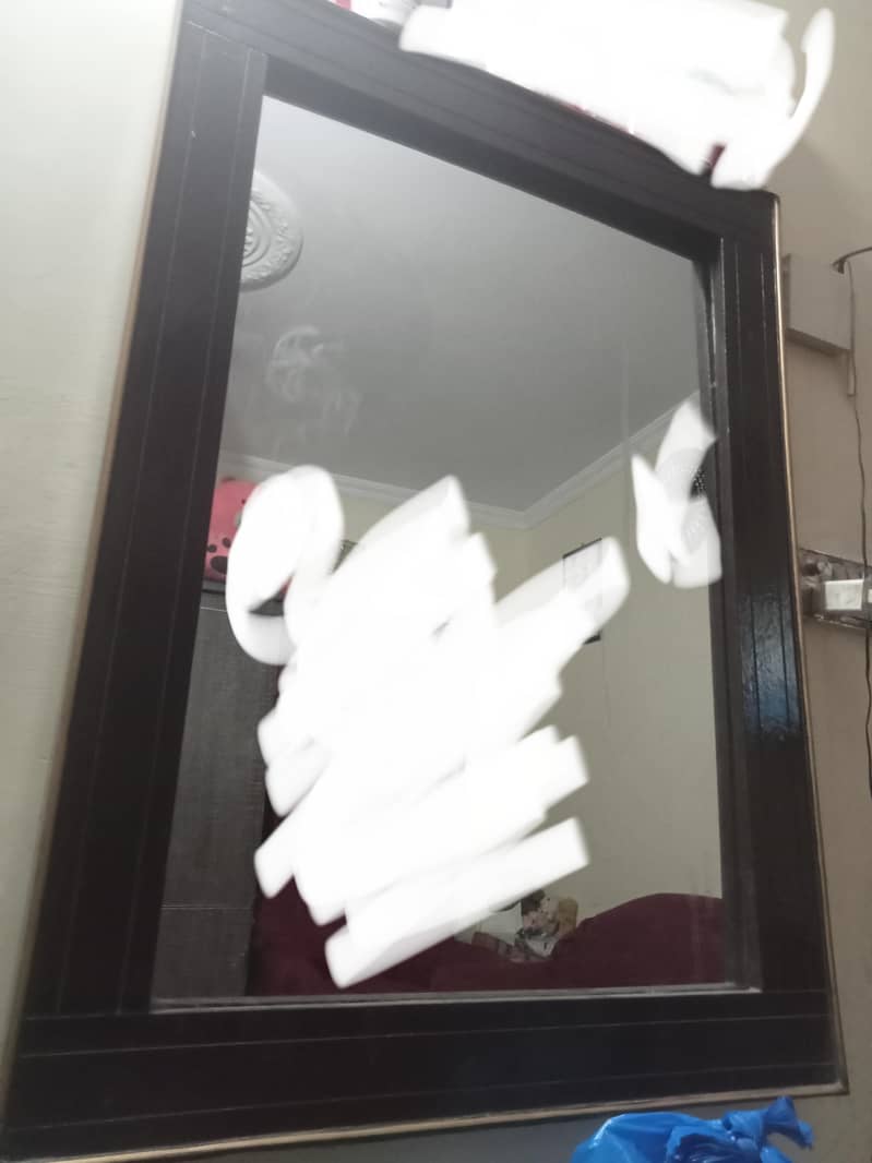 dressing mirror only 1