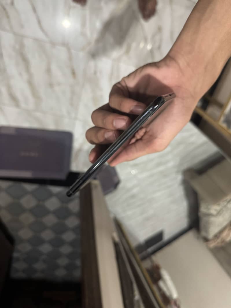Apple iPhone 11 Pro Max 1