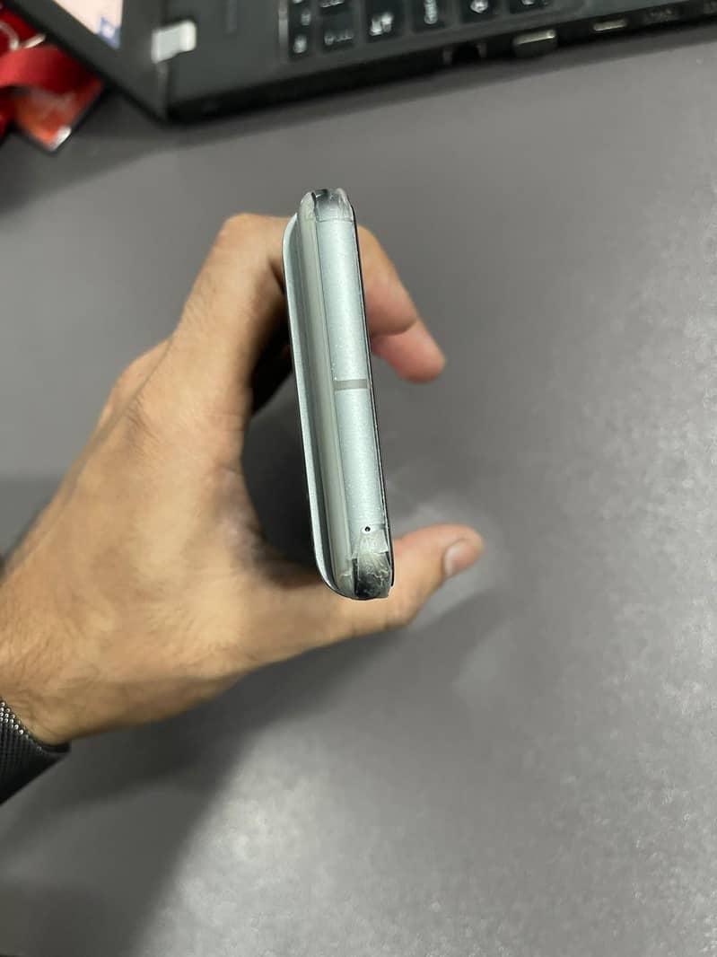 Google Pixel 8 5