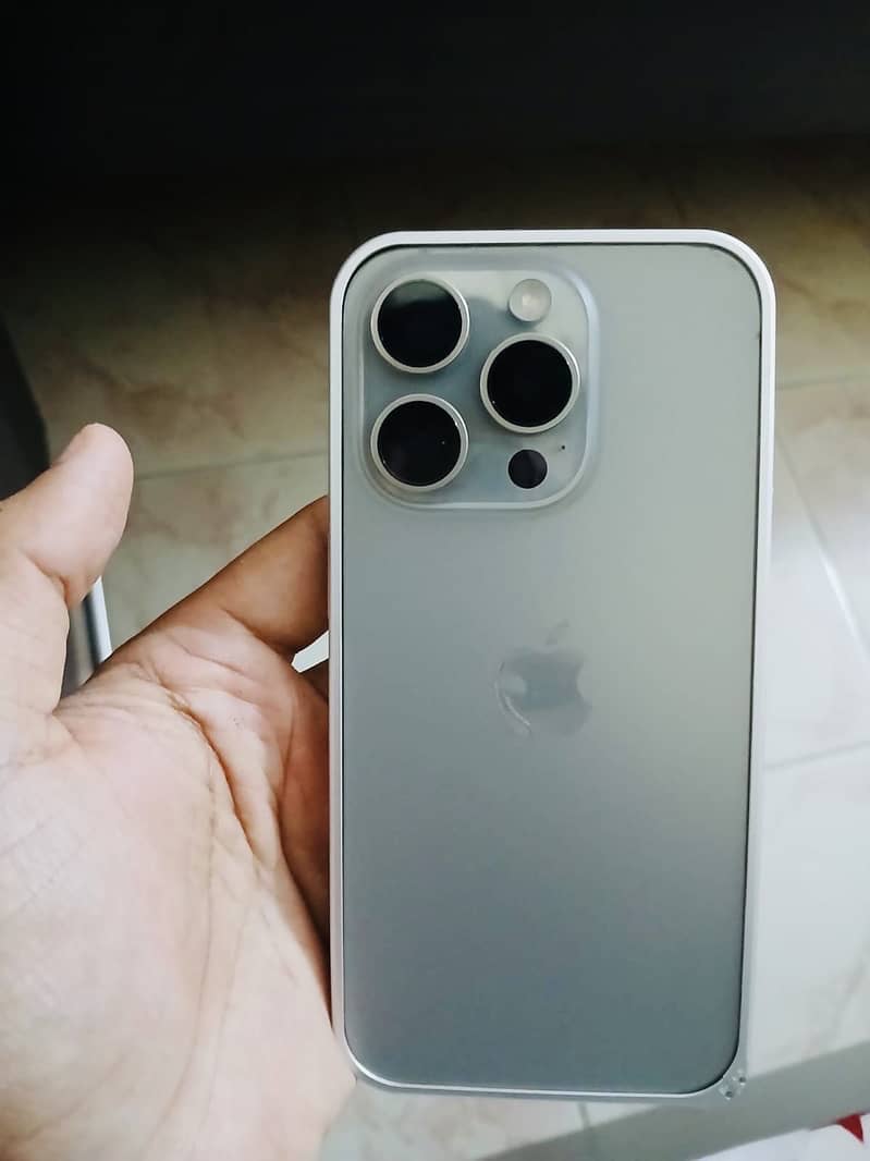Apple iPhone 15 Pro 0