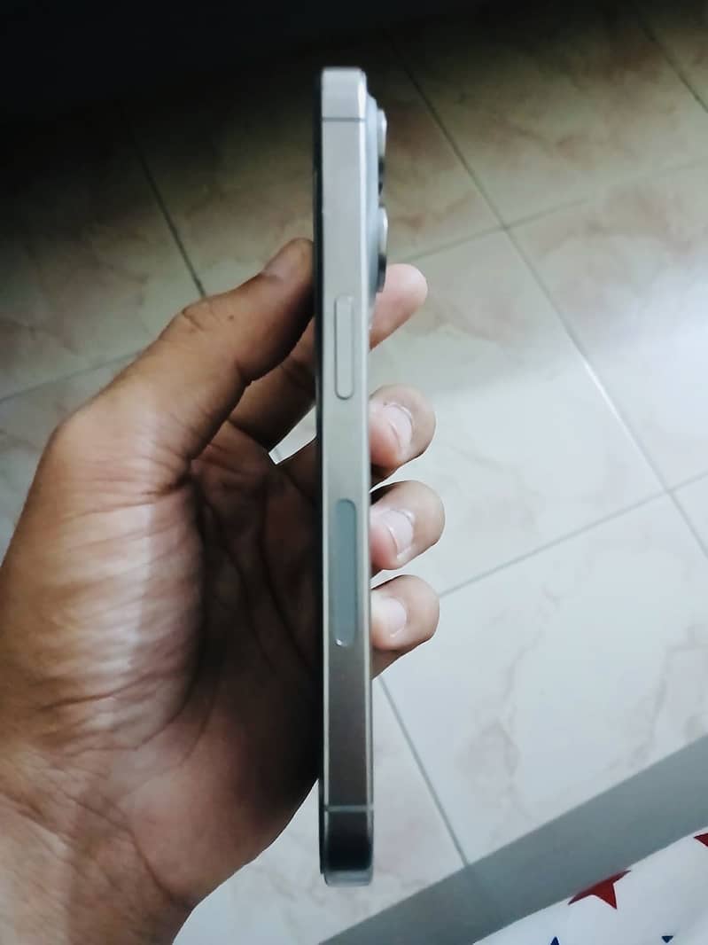 Apple iPhone 15 Pro 1
