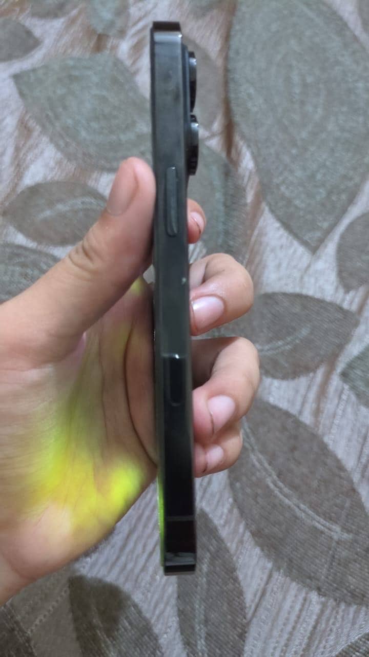 Apple iPhone 14 Pro 2