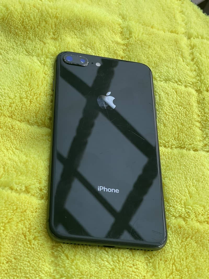 Apple iPhone 8 Plus 0