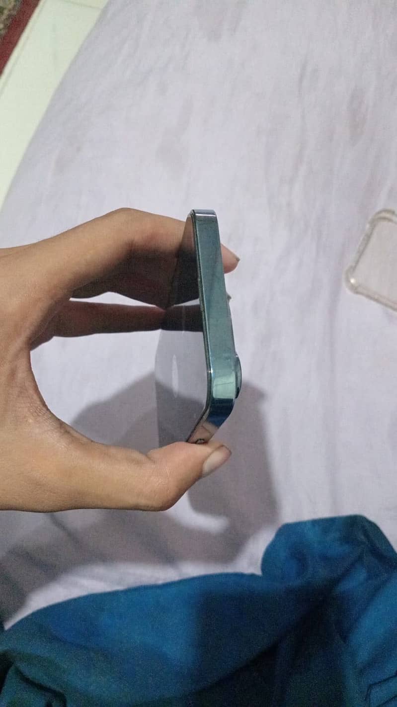 Apple iPhone 13 Pro 1