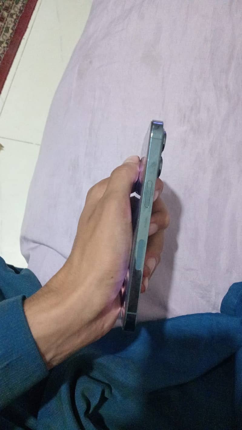 Apple iPhone 13 Pro 2