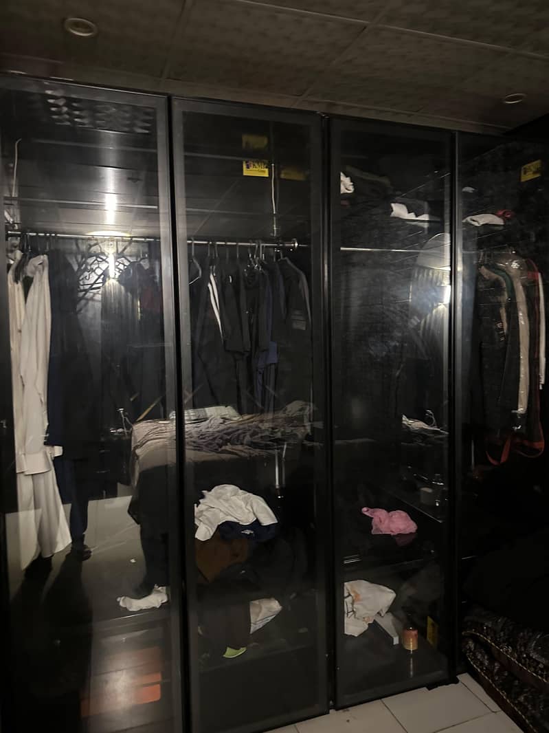 Wardrobe 0