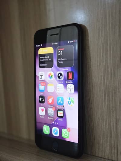 Apple iPhone SE