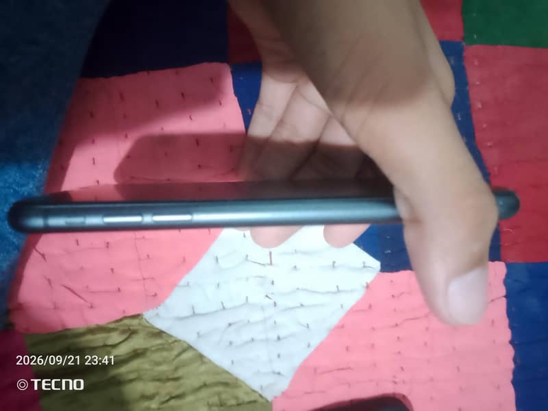 Apple iPhone 11 3