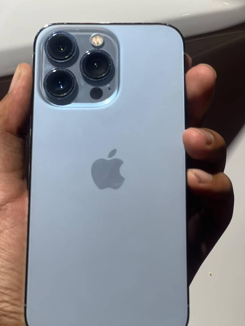 Apple iPhone 13 Pro 1