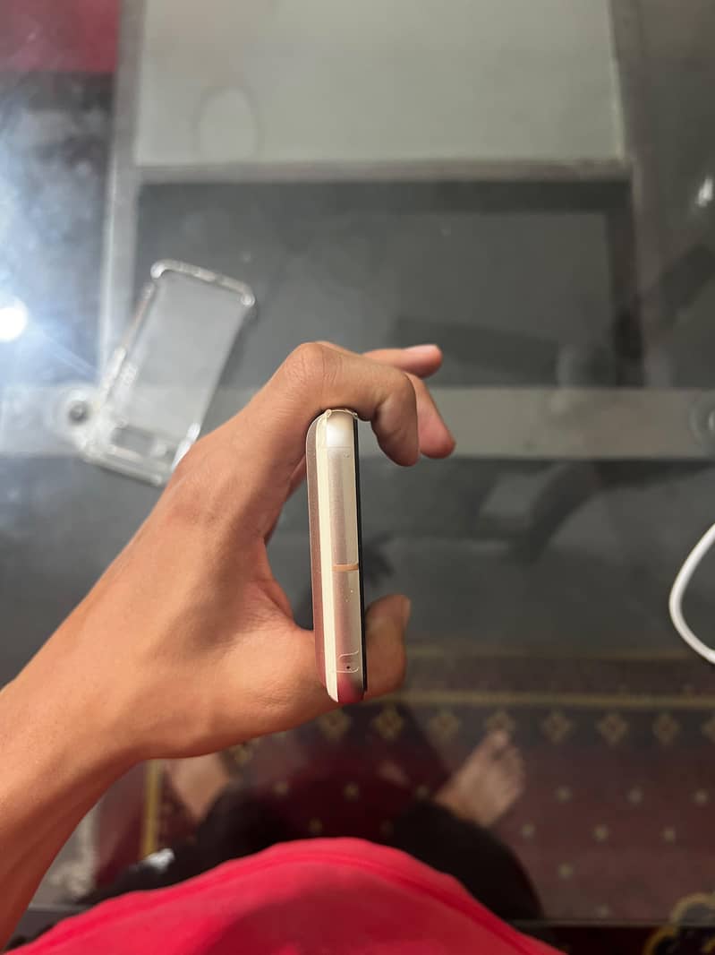 Google Pixel 8 4
