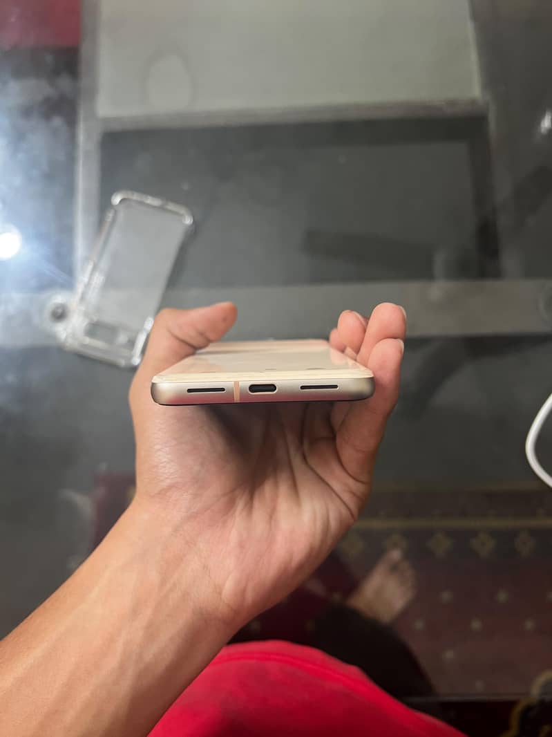 Google Pixel 8 5
