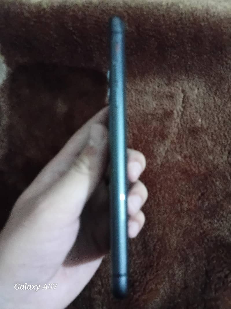 Apple iPhone 11 3