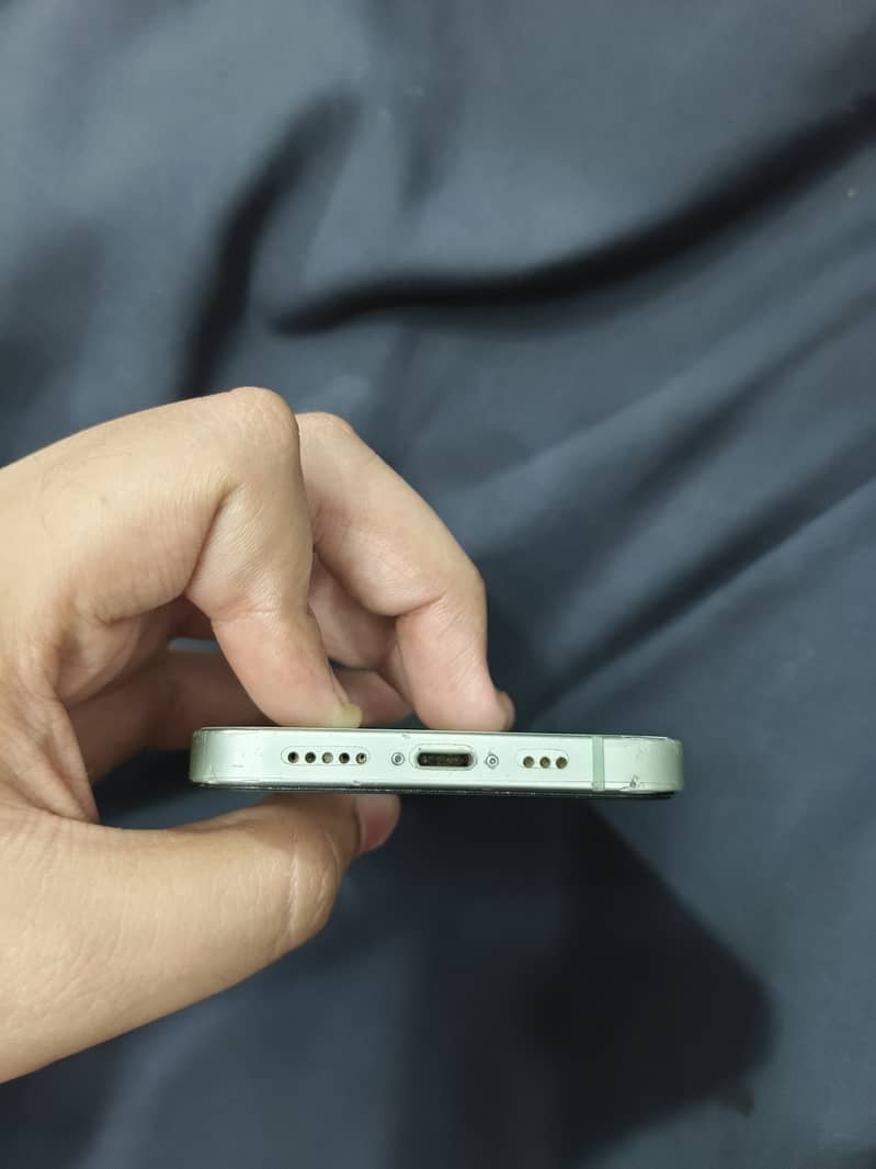 Apple iPhone 12 5