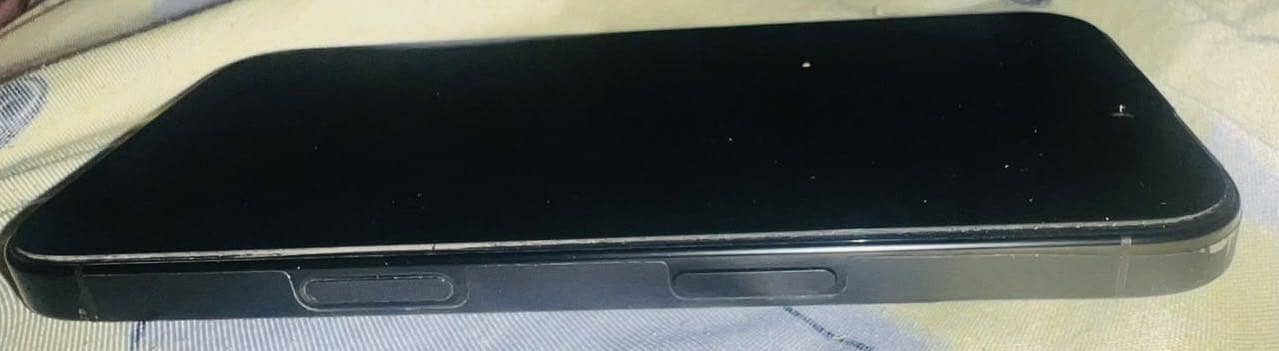 Apple iPhone 16 Pro 0