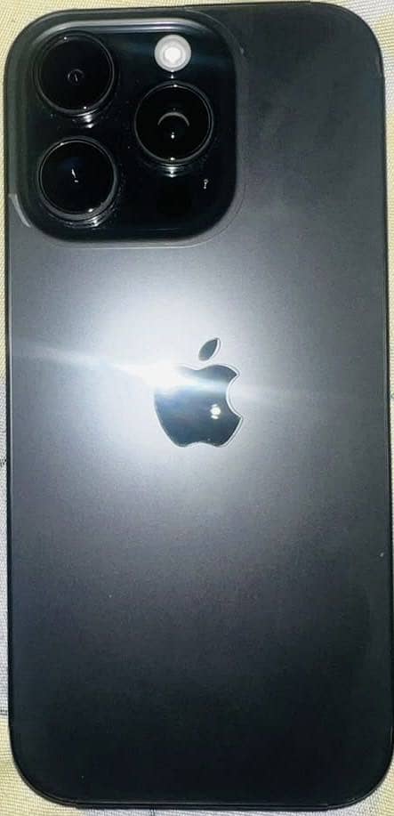 Apple iPhone 16 Pro 2