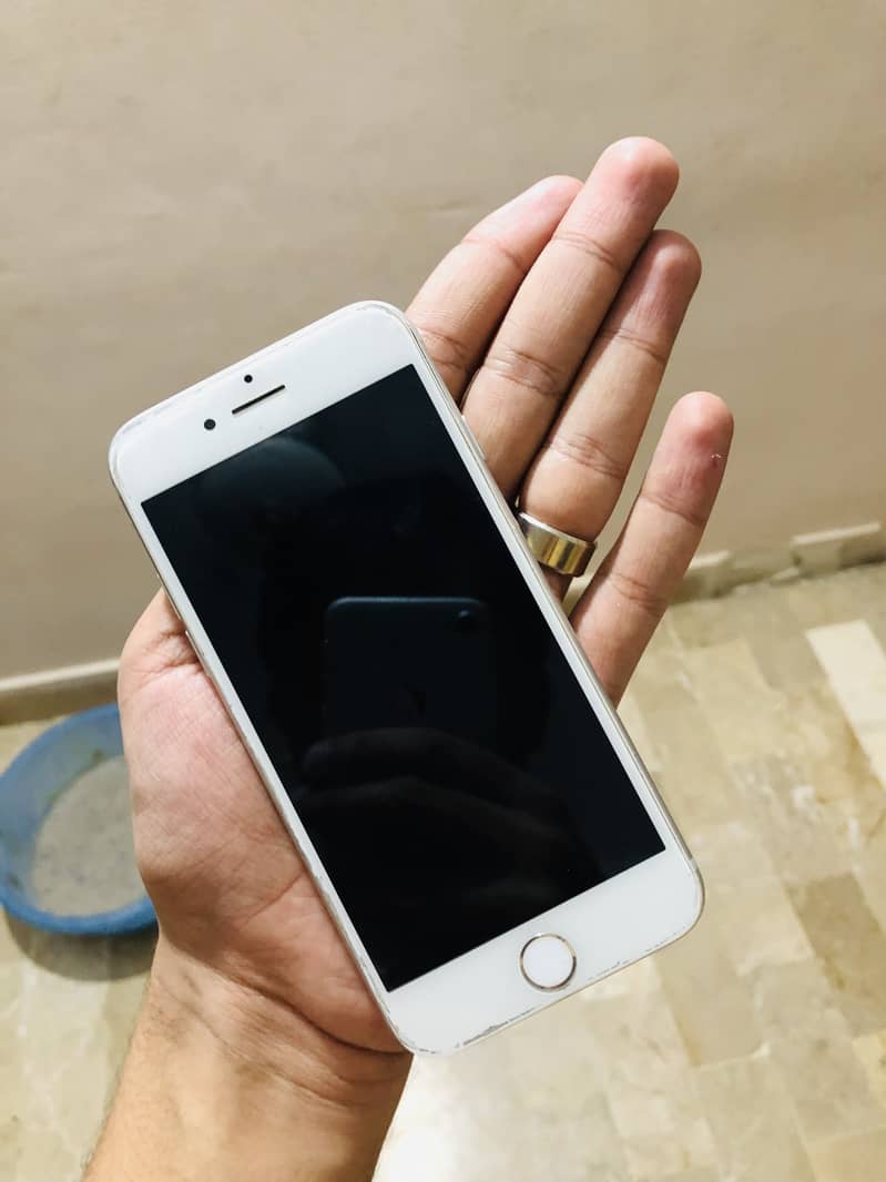 Apple iPhone 7 0