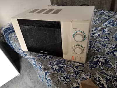 Dawlance microwave oven 20 liter, Excellent Condition