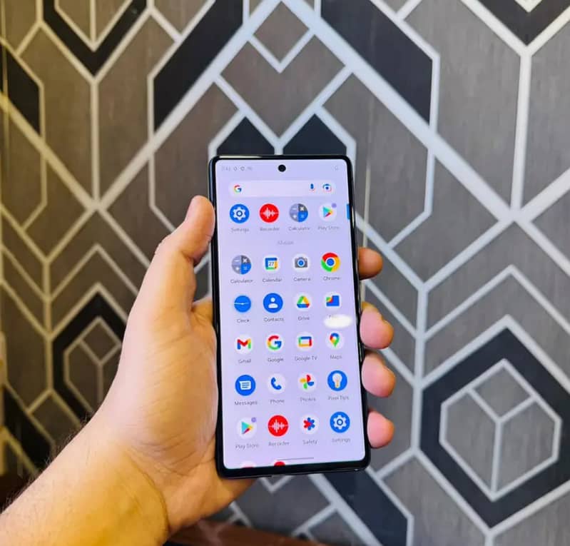 Google Pixel 7 waterpack 1