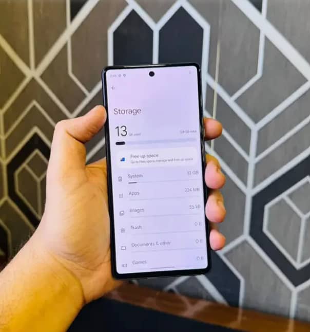 Google Pixel 7 waterpack 4