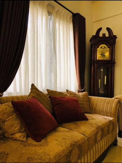 sofa for sale 40k 200 per seat  huta hai this is 7 seater
