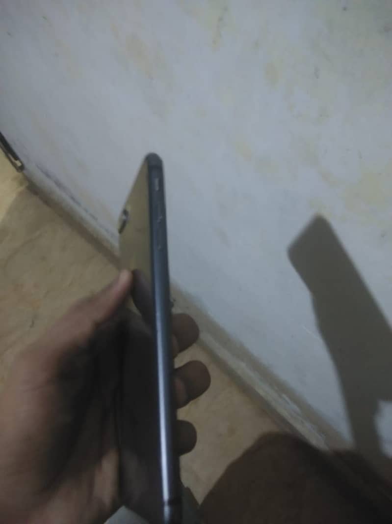 Apple iPhone 8 Plus 0