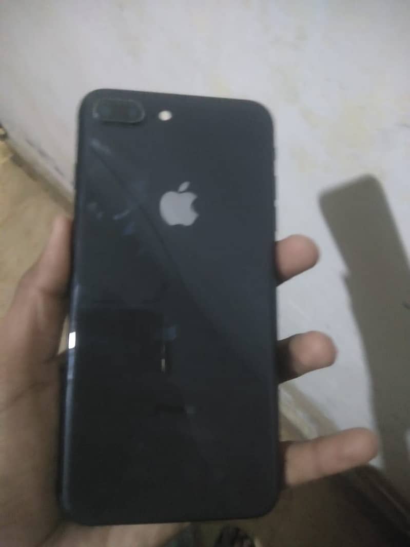 Apple iPhone 8 Plus 2