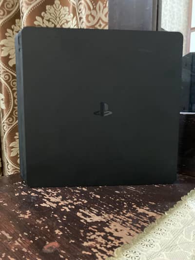 Ps4 slim 1tb alnost new non jailbreak for sale