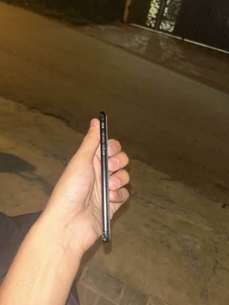 Apple iPhone 7 1