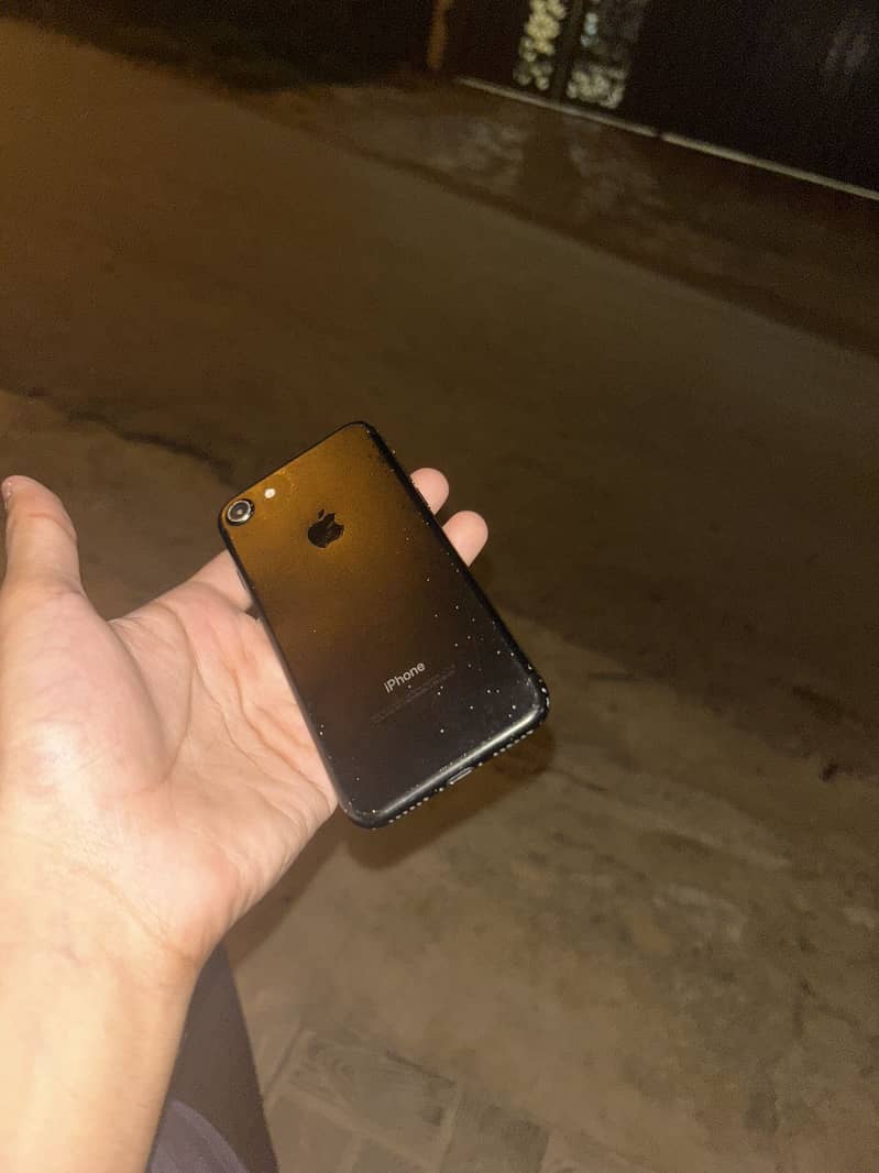 Apple iPhone 7 2