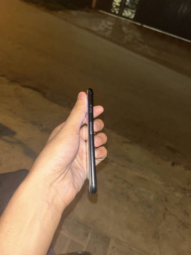 Apple iPhone 7 3