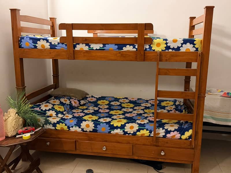 Wood bed 0