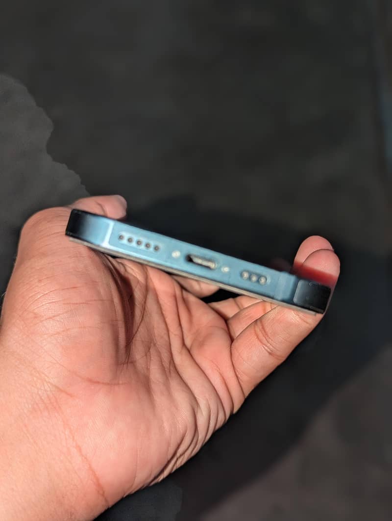 Apple iPhone 13 3