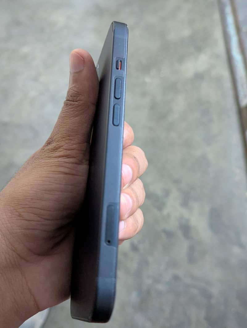 Apple iPhone 13 7