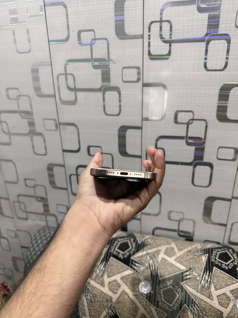 iPhone 16 Pro Max Jv 4
