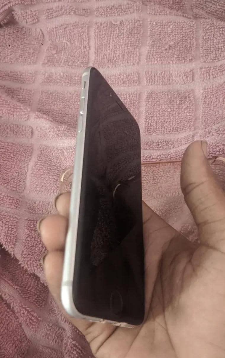 Apple iPhone 6 3